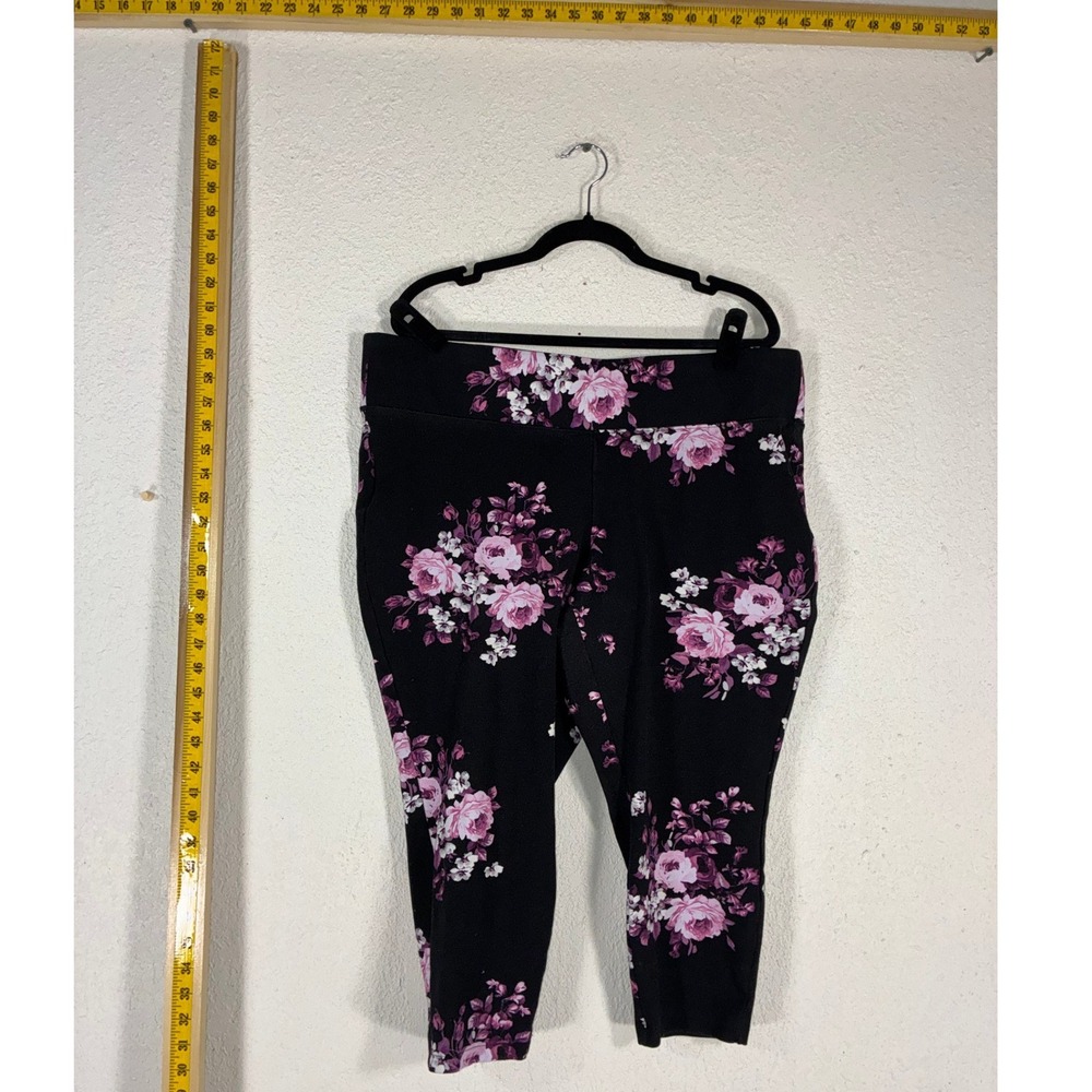 Torrid Black Floral Cropped Leggings Womens 2R Excellent Stretchy Mid Rise